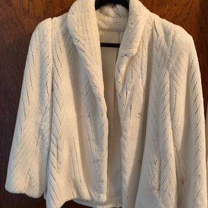 Vintage Style VI Ltd. White Fur Coat